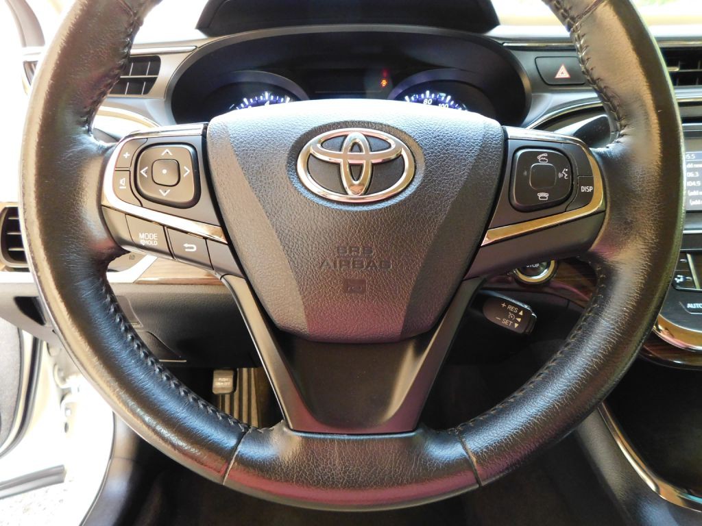 2015 Toyota Avalon Image 11