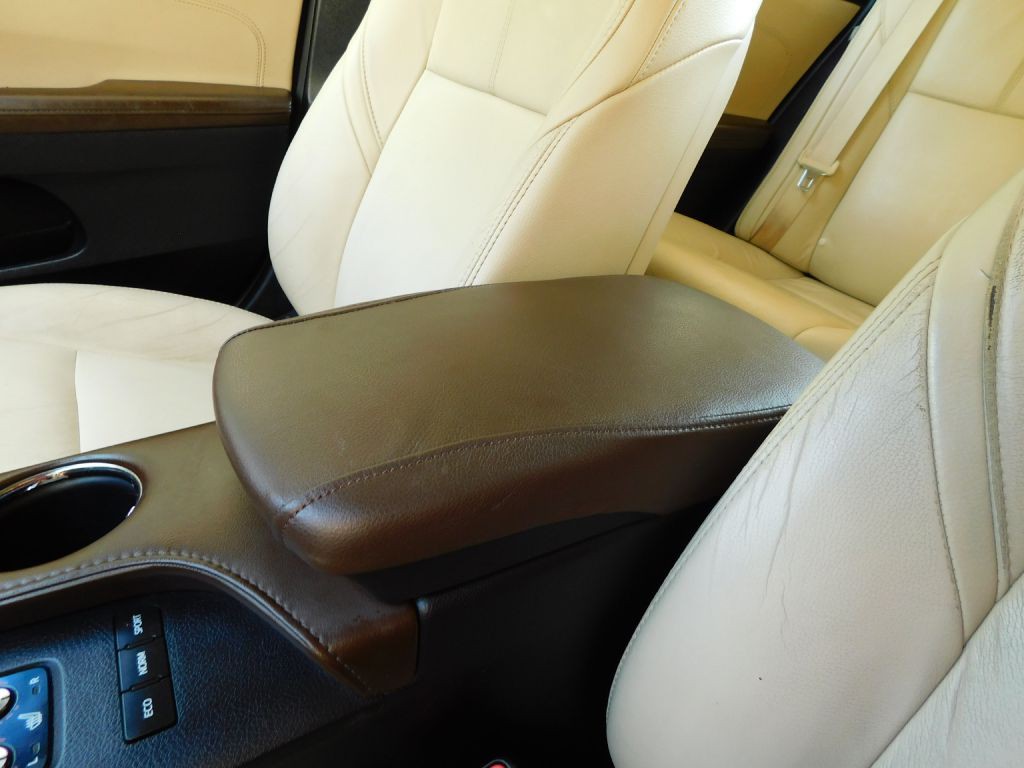 2015 Toyota Avalon Image 18