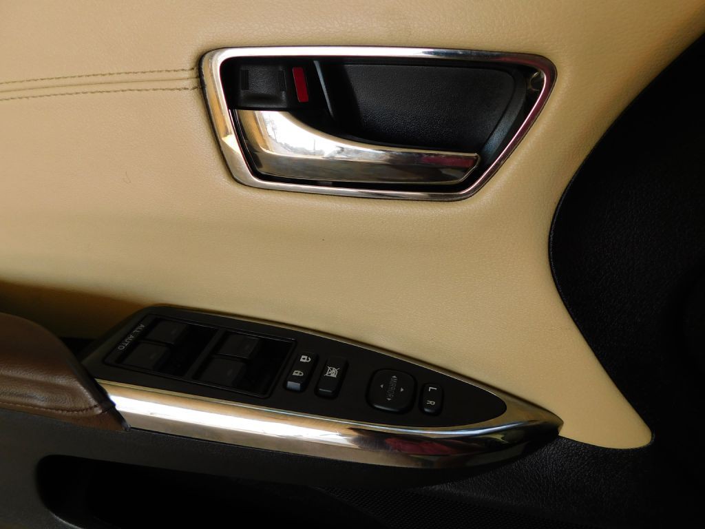 2015 Toyota Avalon Image 22