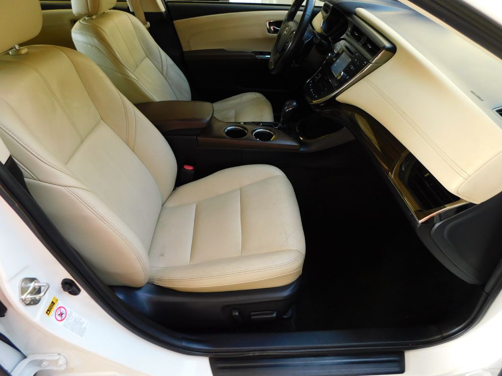 2015 Toyota Avalon Image 28
