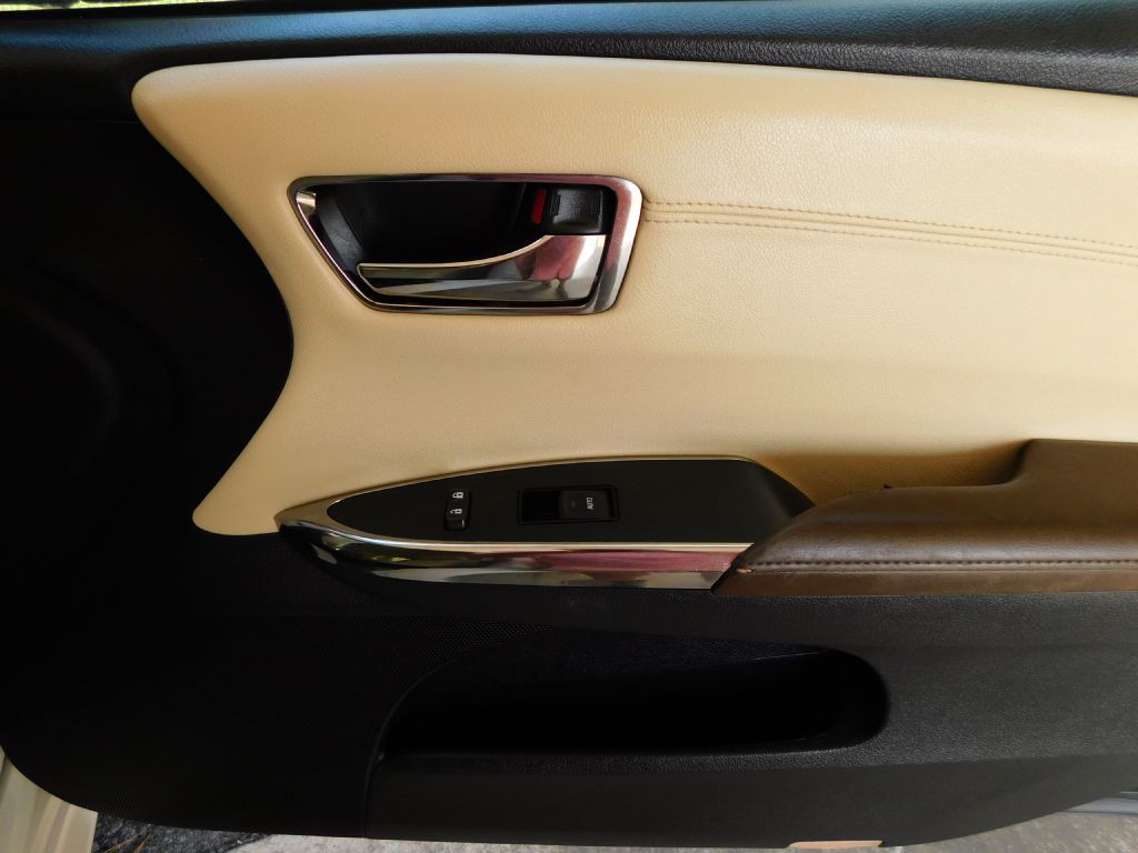 2015 Toyota Avalon Image 30