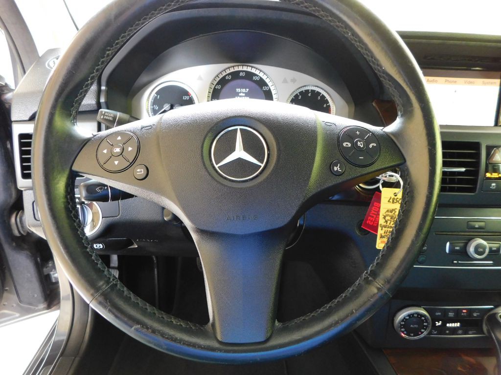 2011 Mercedes-Benz GLK-Class Image 11