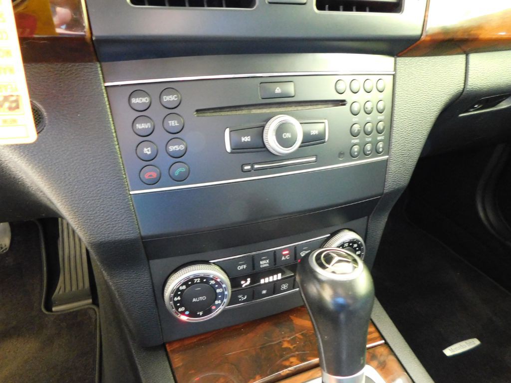 2011 Mercedes-Benz GLK-Class Image 16