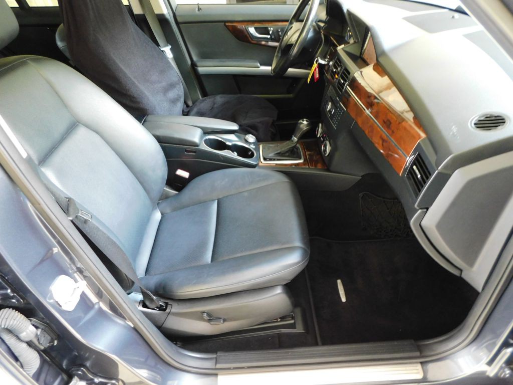 2011 Mercedes-Benz GLK-Class Image 32