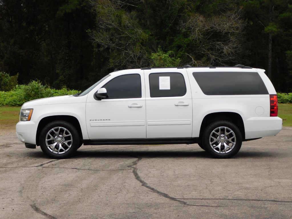 2013 Chevrolet Suburban Image 4