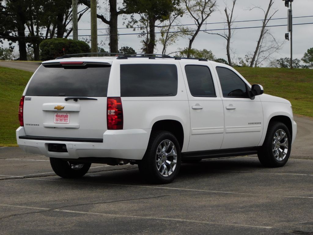 2013 Chevrolet Suburban Image 6