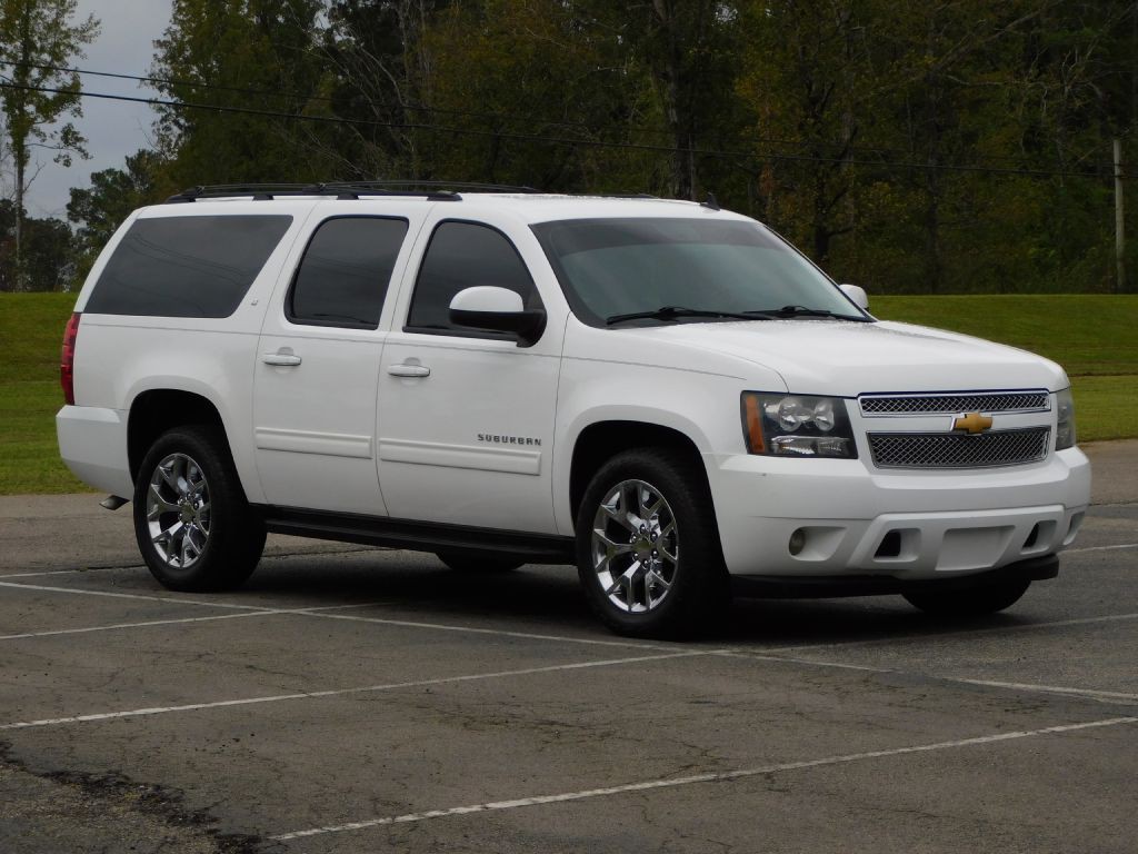 2013 Chevrolet Suburban Image 7