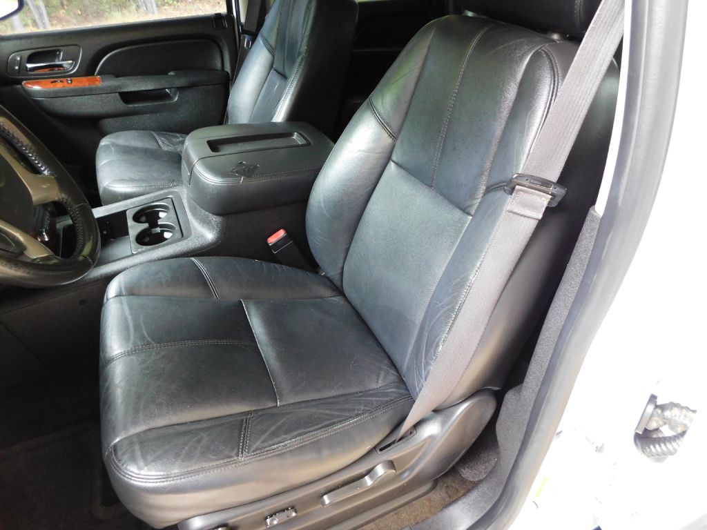 2013 Chevrolet Suburban Image 9