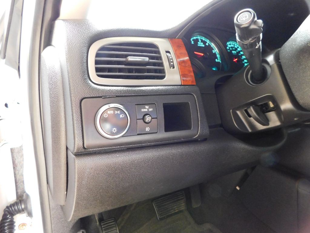 2013 Chevrolet Suburban Image 13
