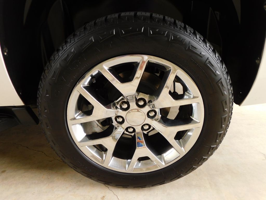 2013 Chevrolet Suburban Image 39