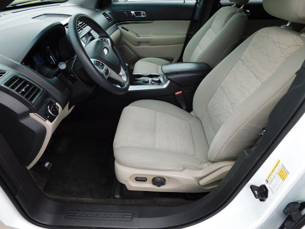 2015 Ford Explorer Image 9