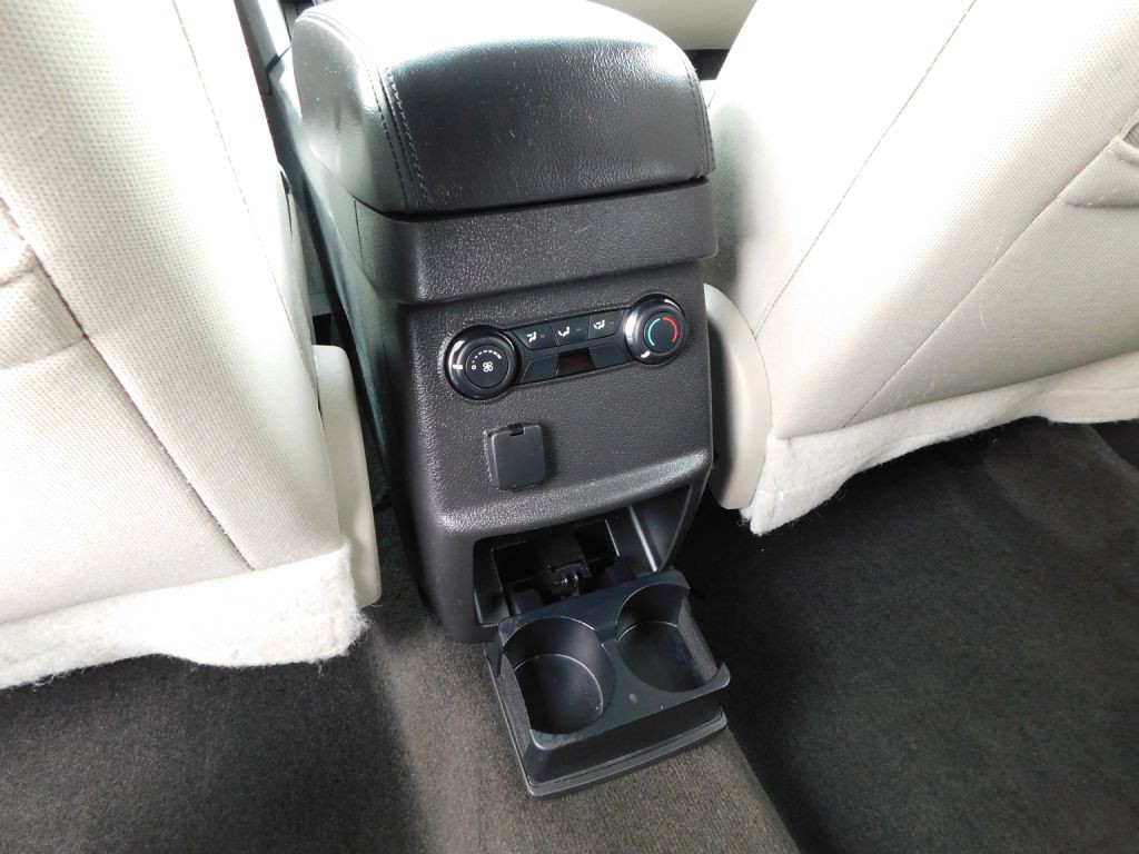 2015 Ford Explorer Image 23