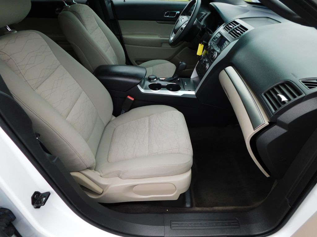 2015 Ford Explorer Image 30