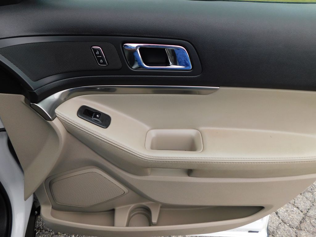 2015 Ford Explorer Image 32