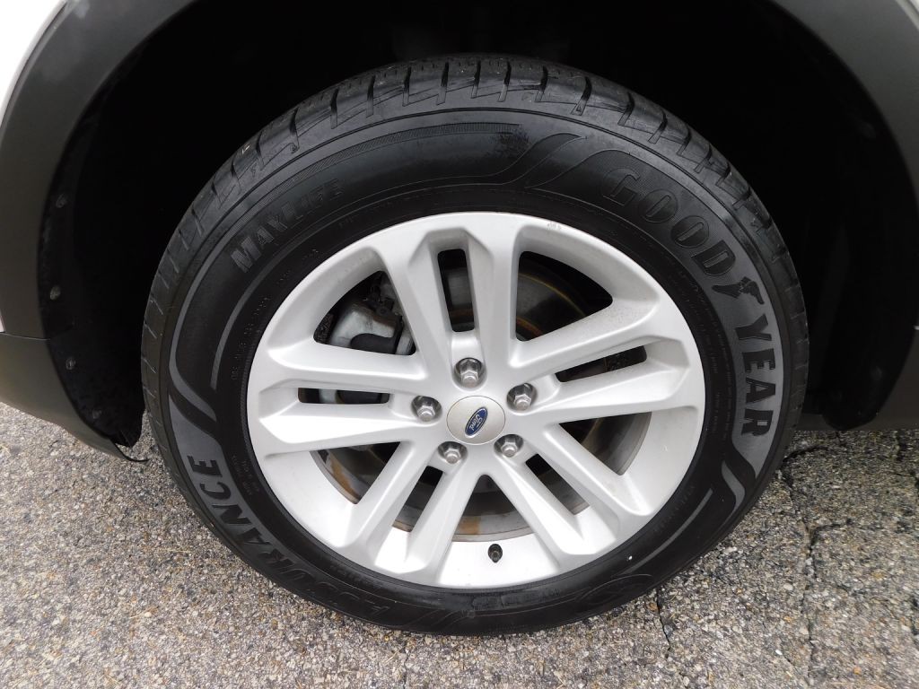 2015 Ford Explorer Image 36