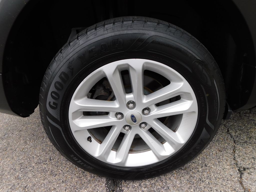 2015 Ford Explorer Image 38