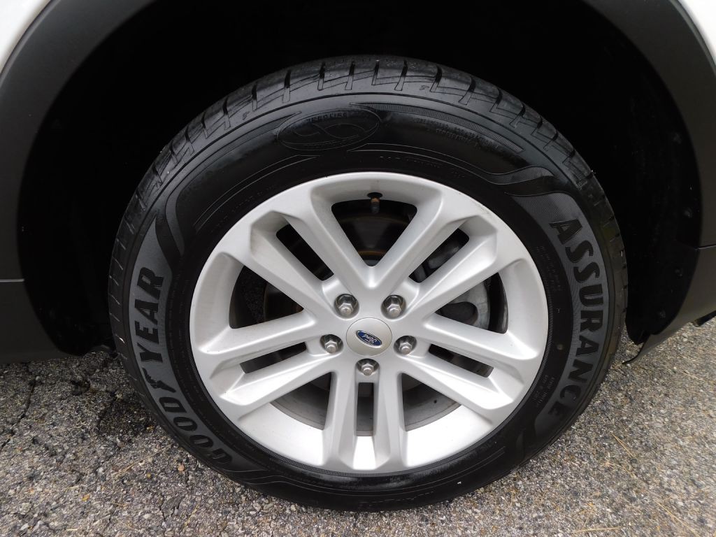 2015 Ford Explorer Image 39