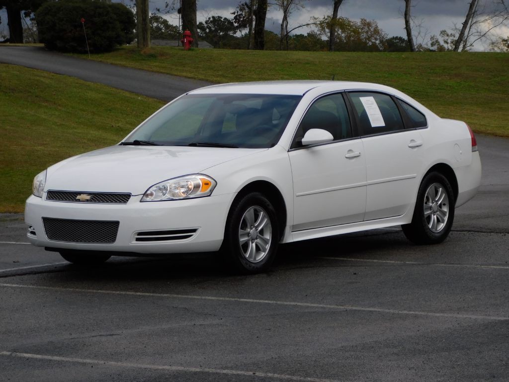 2015 Chevrolet Impala Image 2