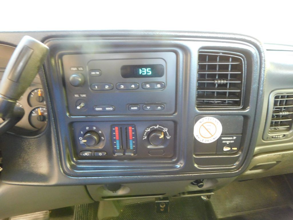 2005 Chevrolet Silverado 1500 Image 12