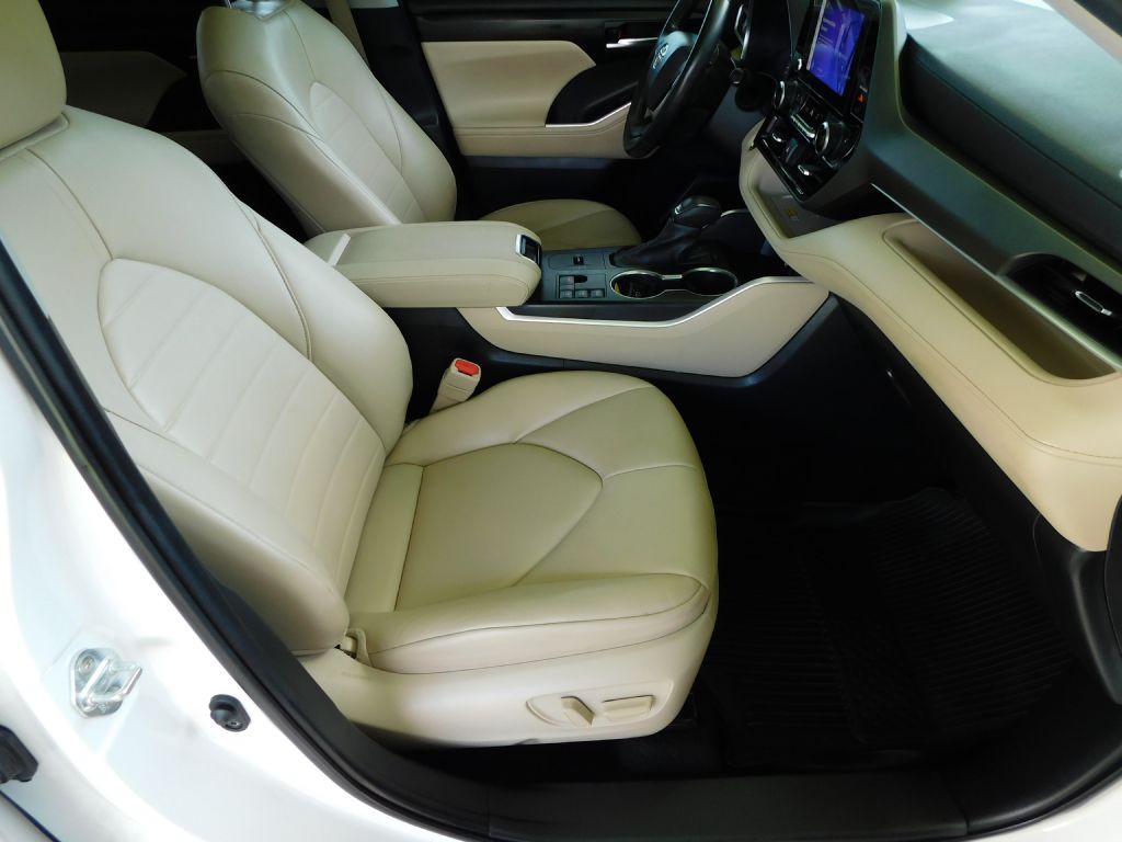 2023 Toyota Highlander Image 36