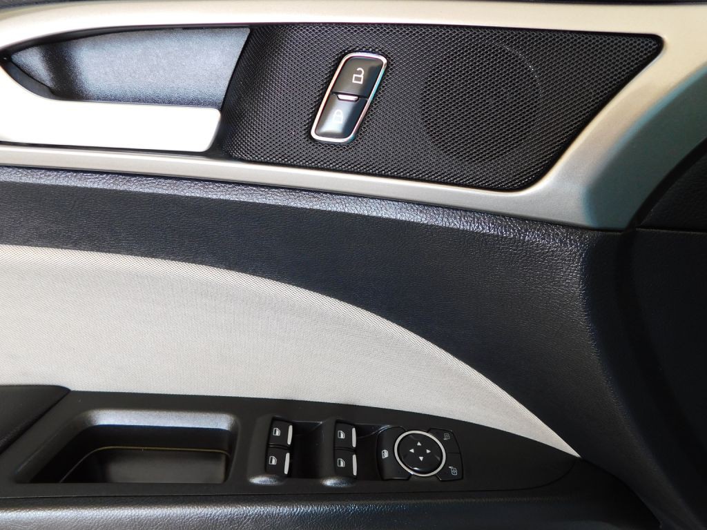 2019 Ford Fusion Image 24