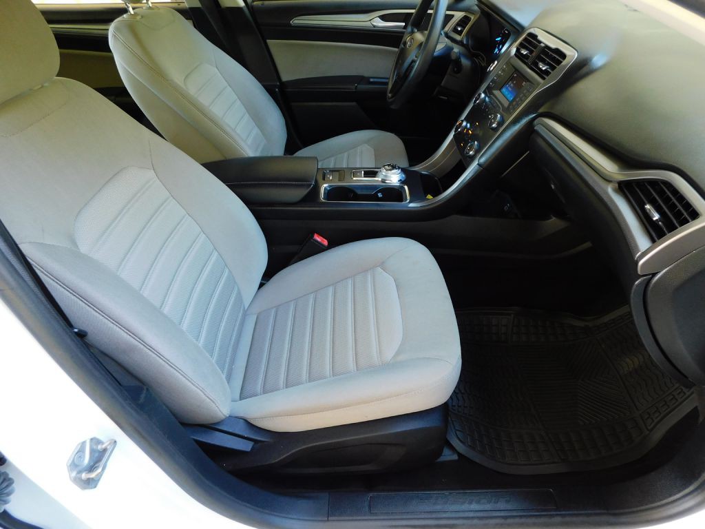 2019 Ford Fusion Image 28