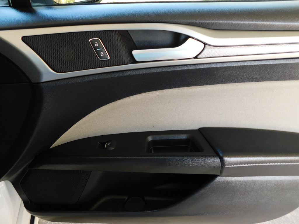 2019 Ford Fusion Image 30