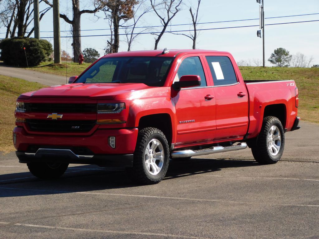 2018 Chevrolet Silverado 1500 Image 2