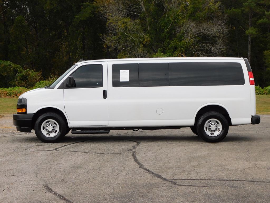 2020 Chevrolet Express Image 4