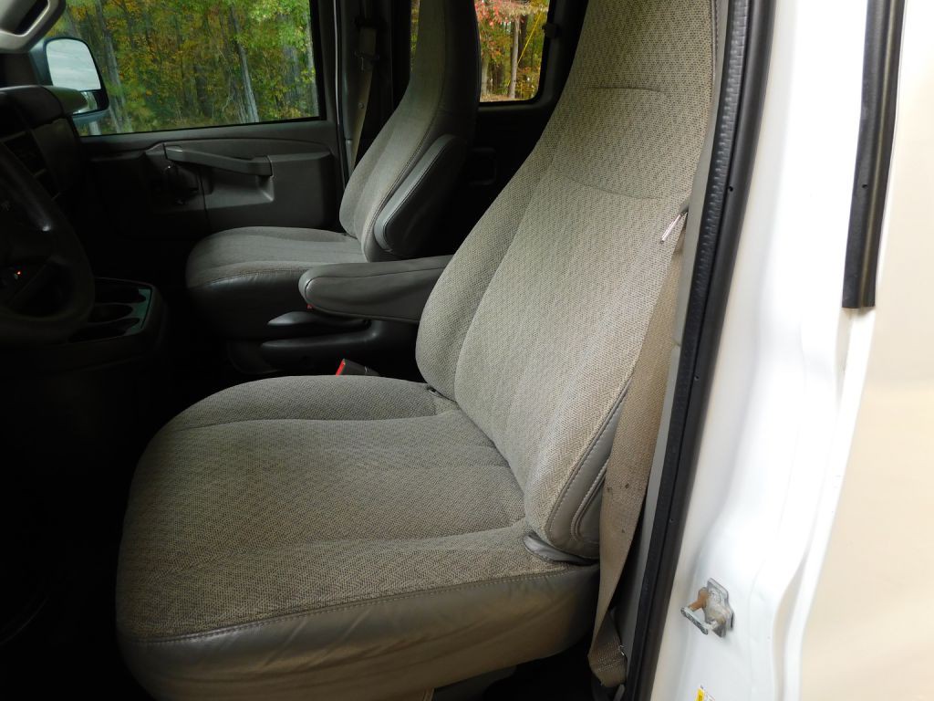 2020 Chevrolet Express Image 9