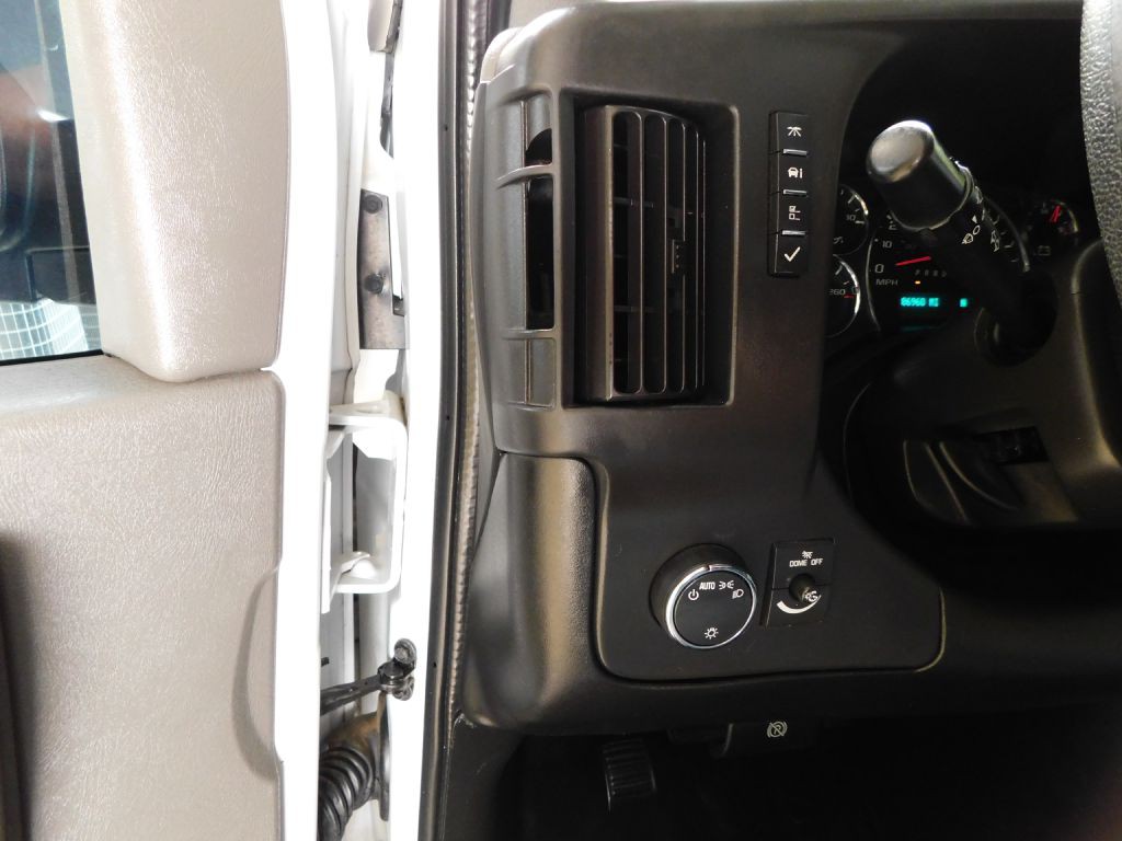 2020 Chevrolet Express Image 12