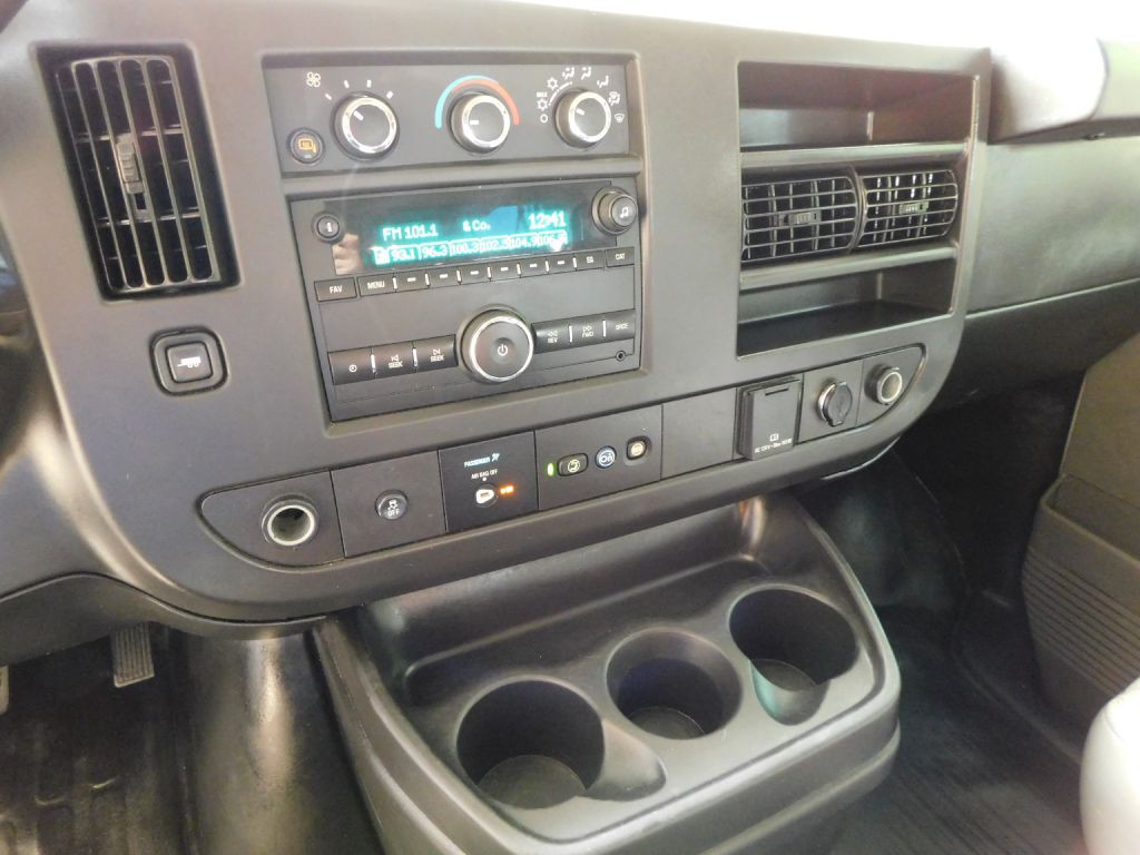 2020 Chevrolet Express Image 13