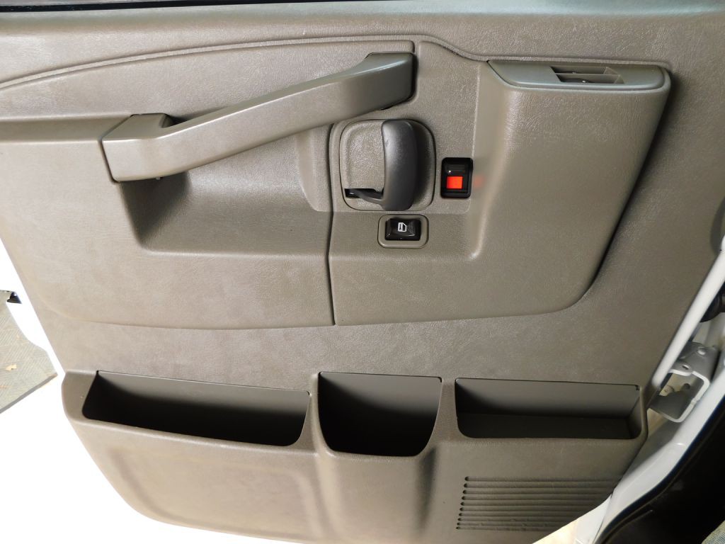 2020 Chevrolet Express Image 17