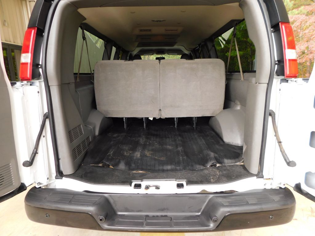 2020 Chevrolet Express Image 19