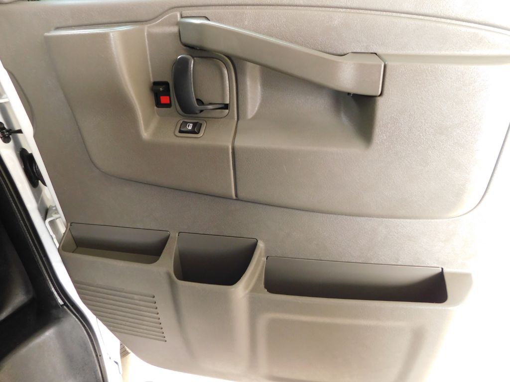 2020 Chevrolet Express Image 27