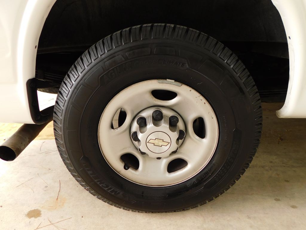 2020 Chevrolet Express Image 32