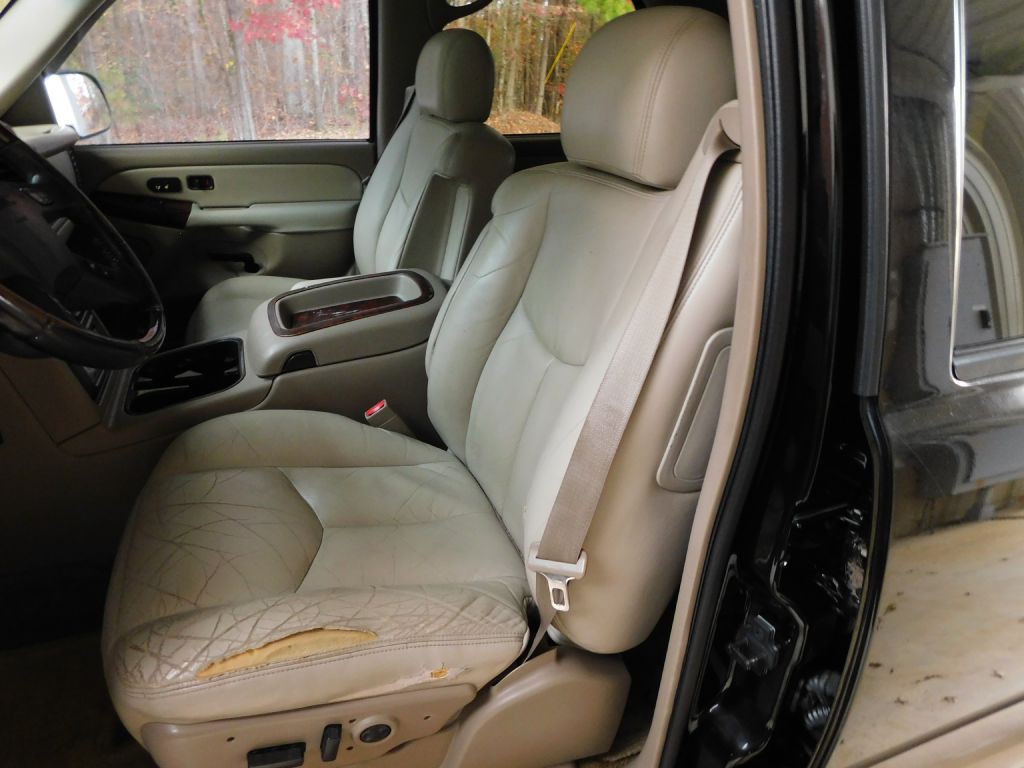 2003 GMC Yukon Image 8