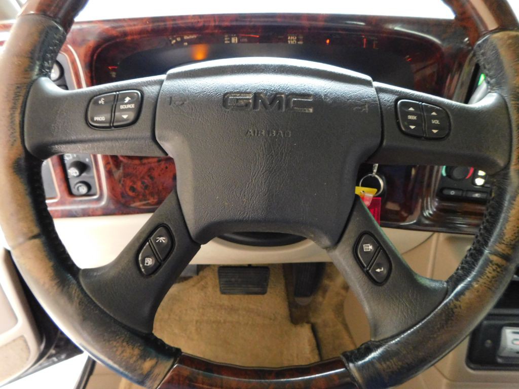 2003 GMC Yukon Image 11