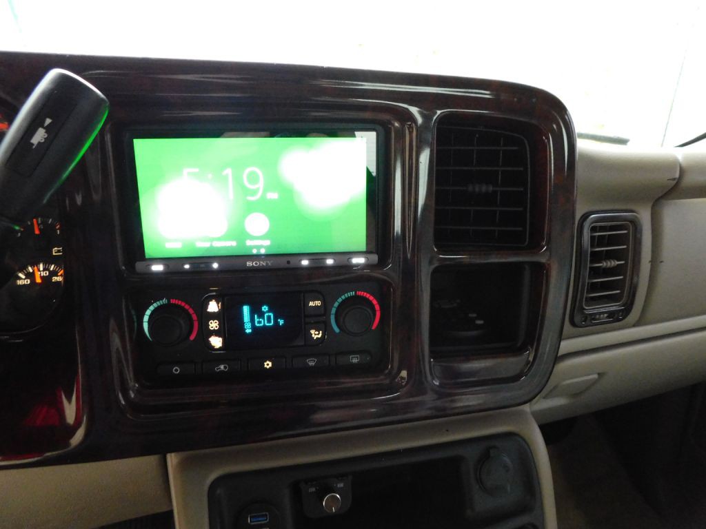 2003 GMC Yukon Image 13