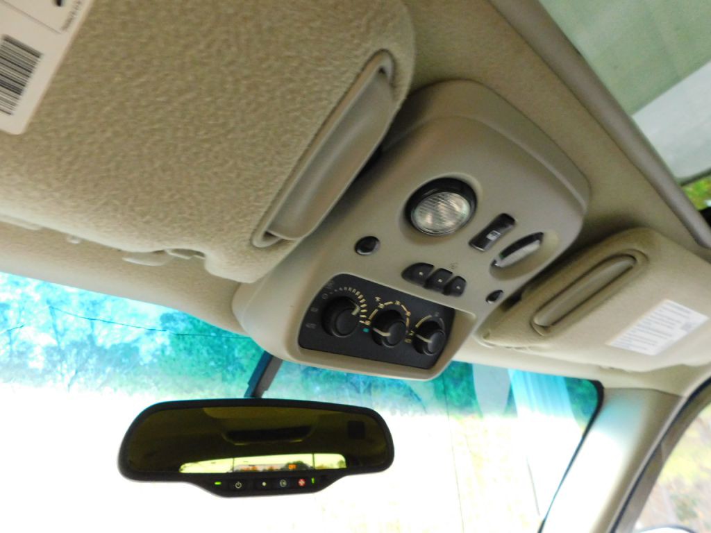 2003 GMC Yukon Image 17