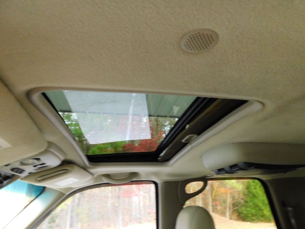 2003 GMC Yukon Image 18