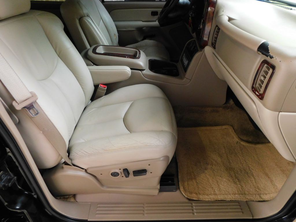 2003 GMC Yukon Image 28