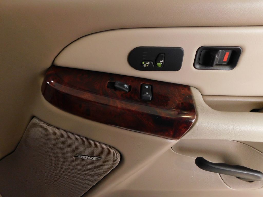 2003 GMC Yukon Image 32