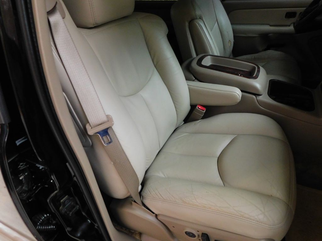 2003 GMC Yukon Image 28