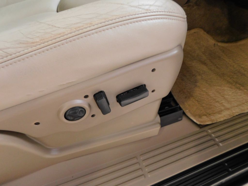 2003 GMC Yukon Image 29