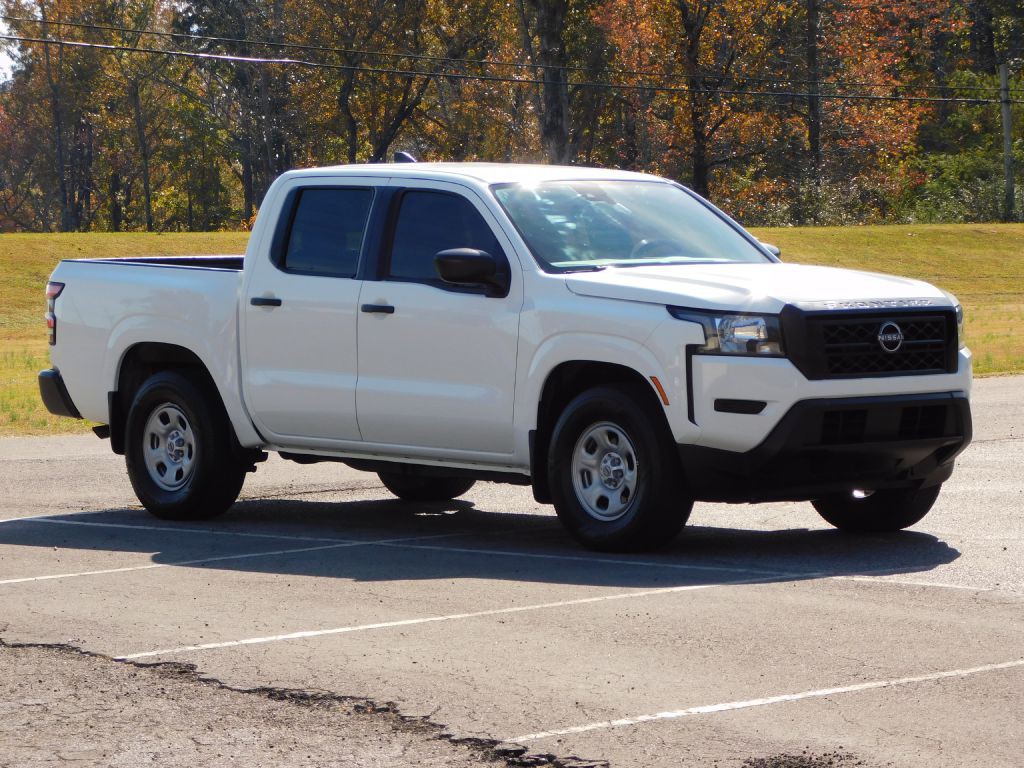 2022 Nissan Frontier Image 1