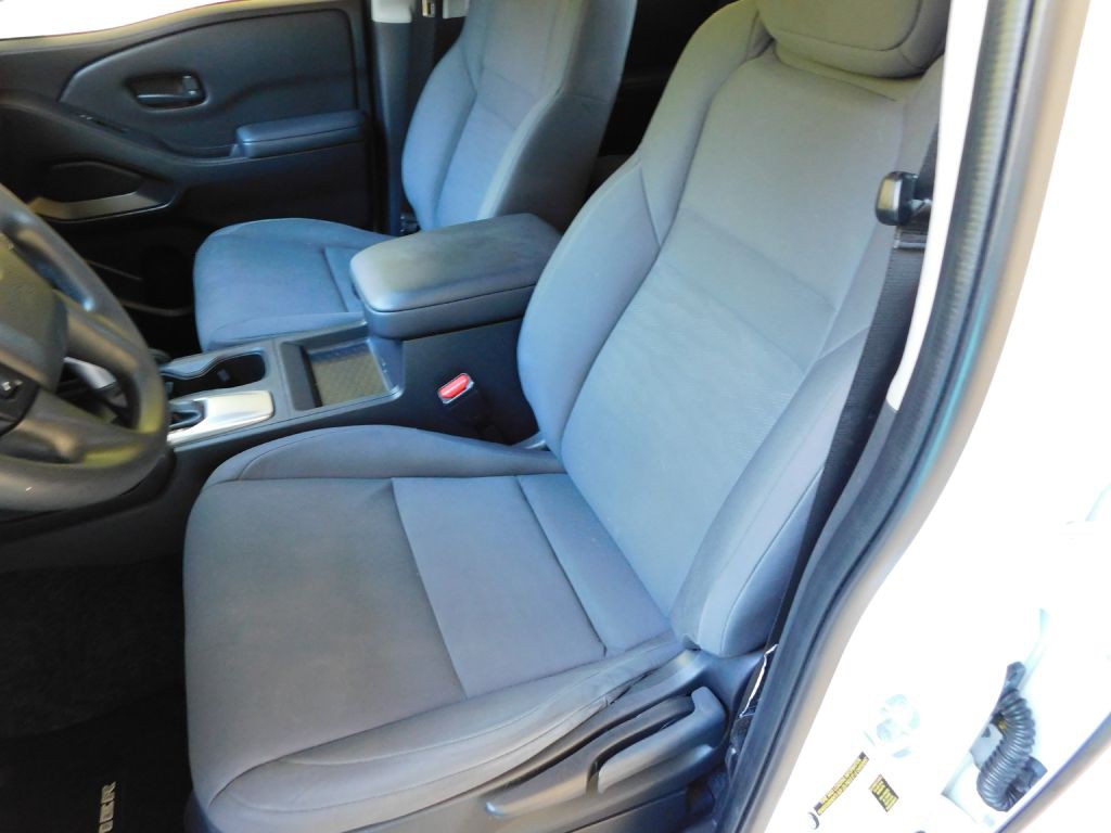 2022 Nissan Frontier Image 10