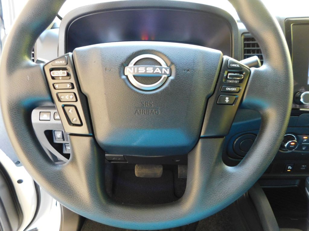 2022 Nissan Frontier Image 12