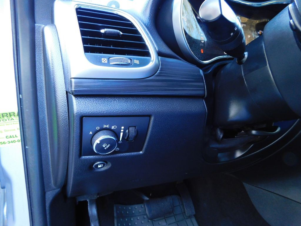 2019 Jeep Grand Cherokee Image 12