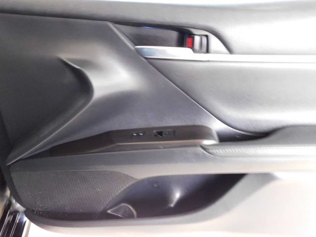 2022 Toyota Camry Image 32